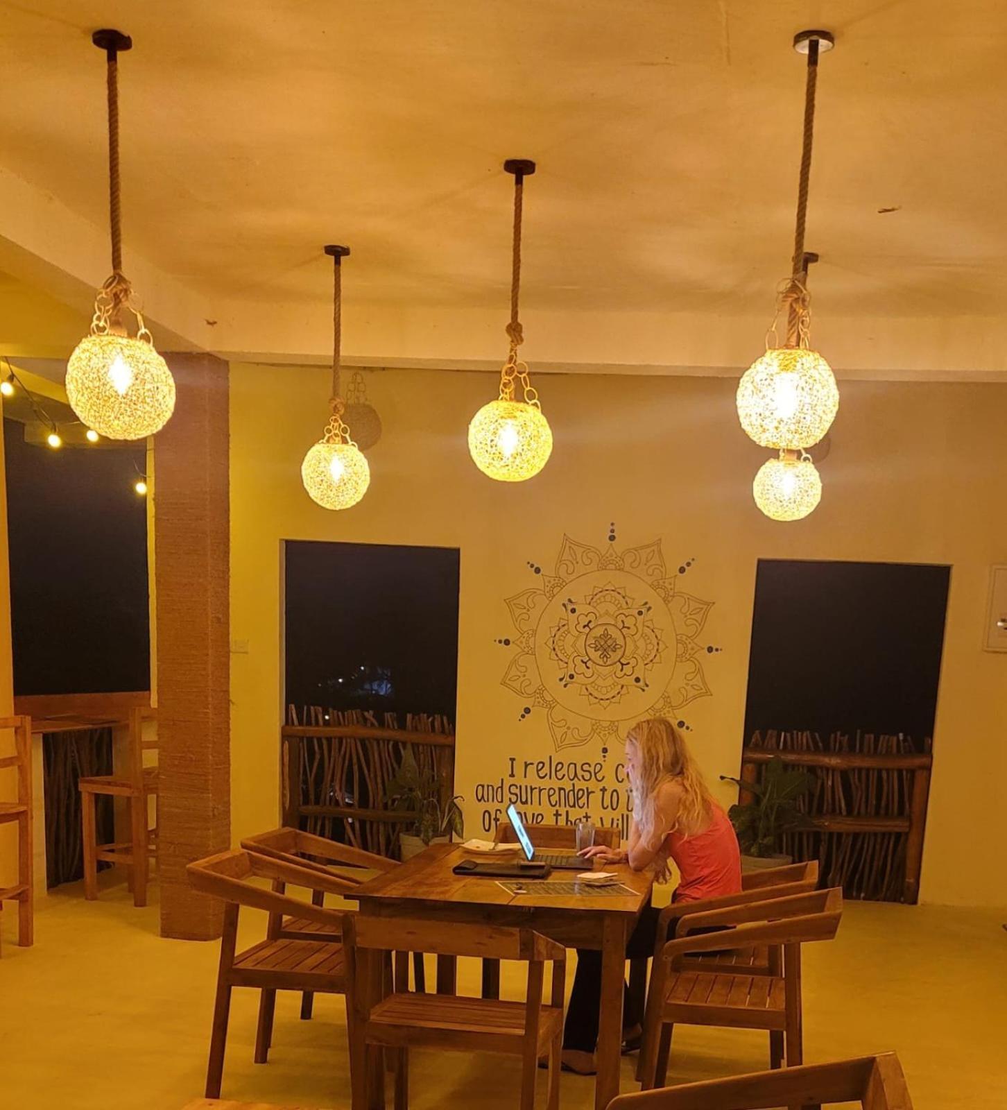 Wake N Flow, Weligama Exterior foto